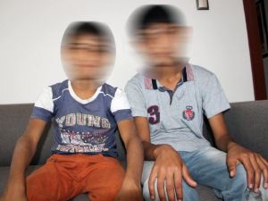 Bayrağı ’ya Allah’ diyerek yerine asmış