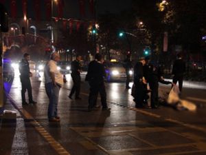 Yolun karşısına geçmek isterken canından oldu