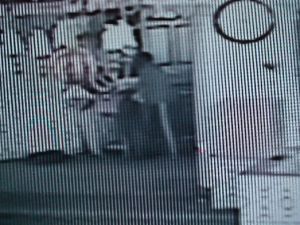 İmamın odasındaki bilgisayarı çaldılar