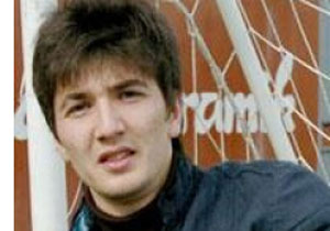 Tolga Zengin parmağını kırdı