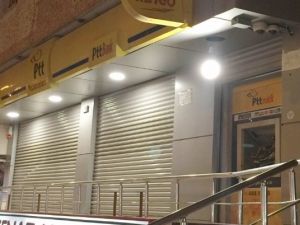 Teröristler ATM’ye bomba attı