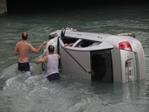 Sulama kanalında can pazarı