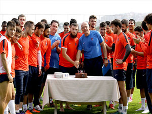 TS'de hoca ve futbolcuya sürpriz!