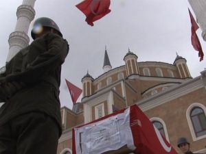 Şehit uzman çavuşun naaşı toprağa verildi