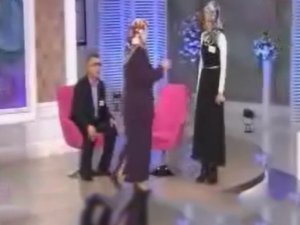 Beklediği talibi babası çıktı! Canlı yayında olay!