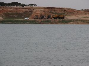 Canlı yayındaki itiraf sonrası polis barajı aradı