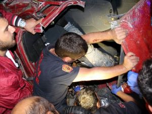 Takla atan otomobilde can pazarı