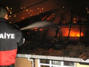 Ev kül oldu: 1 ölü, 1 yaralı