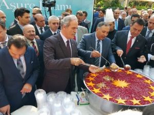 Cumhurbaşkanlığı 14 ilde aşure dağıttı