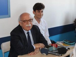 Bakan 45 yıl sonra aynı sırada