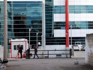 Adliye önünde şüpheli tüp alarmı !