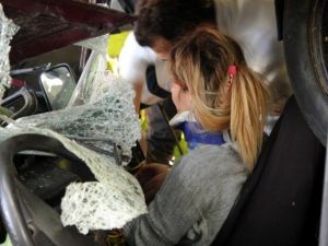 Kendi canını unuttu, evladını sayıkladı