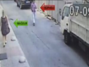 Takip ettiği kadının evini soyan hırsız kamerada !