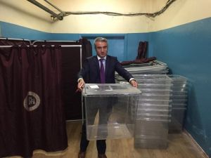 Seçim sandıkları okullarda