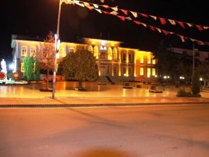 Deprem kısa süreli paniğe neden oldu