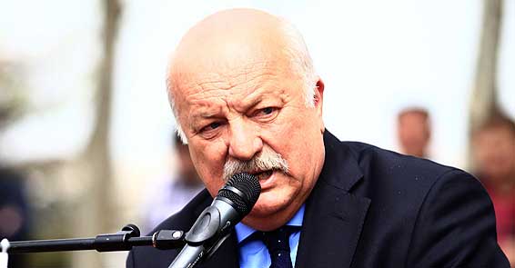 Şener: Çok utanıyorum!