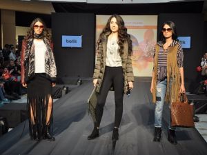 Cumhuriyet Bayramı’nda ünlü mankenlerin defilesi