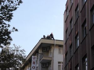 İkna etmek için çay verdiler