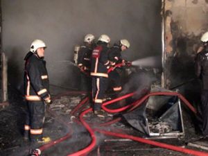 Spotçular çarşısında yangın paniği!