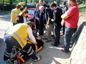 Takla atan kadın sürücüyü eşi yalnız bırakmadı