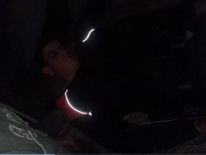 Polis aracı takla attı: 2 yaralı