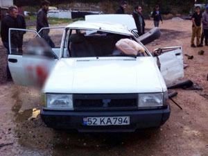 Otomobil ile tır çarpıştı!