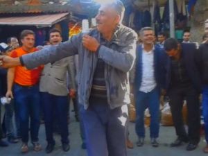 Ampulle halay çekti