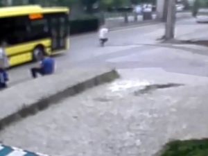 Eşini gözlerinin önünde kaybetti !