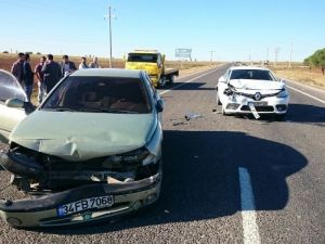 AK Parti’li vekilin konvoyunda kaza