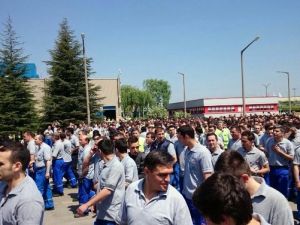 Eyleme katılan 1500 işçi kovuldu