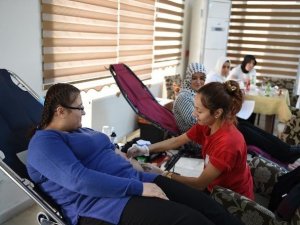 Her Kan Bağışı İçin Fidan Dikiliyor