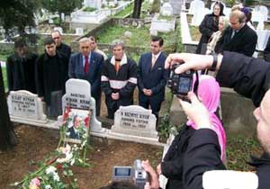 Ayhan Kıyak mezarında anıldı