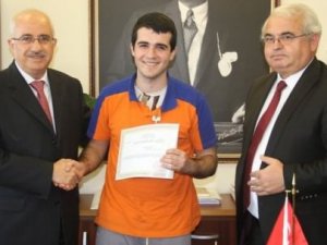 Temizlikçi bulduğu 24 bin 500 Euro’yu teslim etti