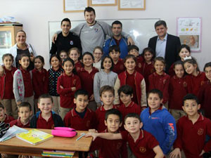 Trabzonsporlu dev adamlar İlkokulda