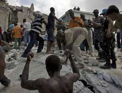 Okul çöktü 82 öğrenci öldü