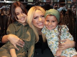 Hadise Adana’da