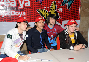 TS'de futbolcular imza gününde