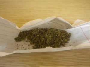 İç çamaşırından 500 bin liralık uyuşturucu çıktı