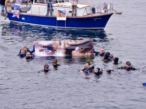 Mavi gözler denizde açıldı