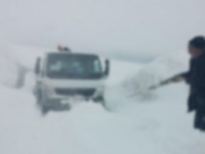 Trabzon'dan Gümüşhane'ye gittiler mahsur kaldılar!