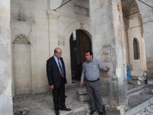 Vali Demirtaş, Ulu Cami’nin Aslına Uygun Restore Edileceğini Kaydetti