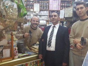 Engellilerden Atatürk İçin Siyah Gül