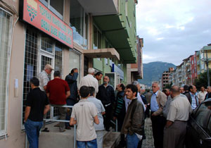 Trabzon'da kuyruk çilesi