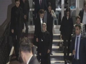 Sare Davutoğlu’ndan şehit evine taziye ziyareti