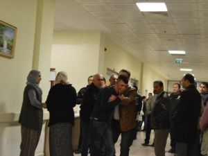 Kamyon ile otomobil kafa kafaya çarpıştı: 1 ölü,3 yaralı