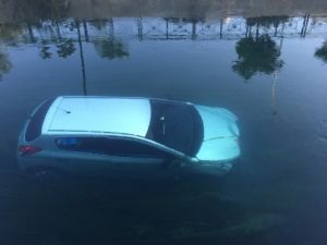 Ronaldo’ya çarptı, sulama kanalına uçtu