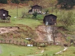 Turizm cennetini fırtına ve sel vurdu