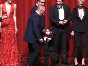 Galaya ’küçük Cem Yılmaz’ damga vurdu