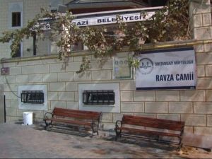 Namaz kıldıran imama bıçaklı saldırı