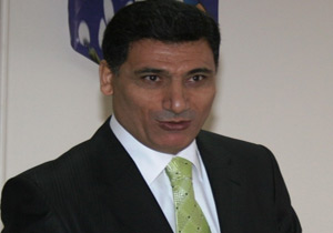 Vali'den göz yaşartan davranış